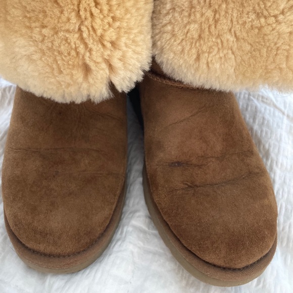 Tall UGG Bailey Button Sheepskin Boots Chestnut Color Good Cond Sz 8 - Picture 9 of 10